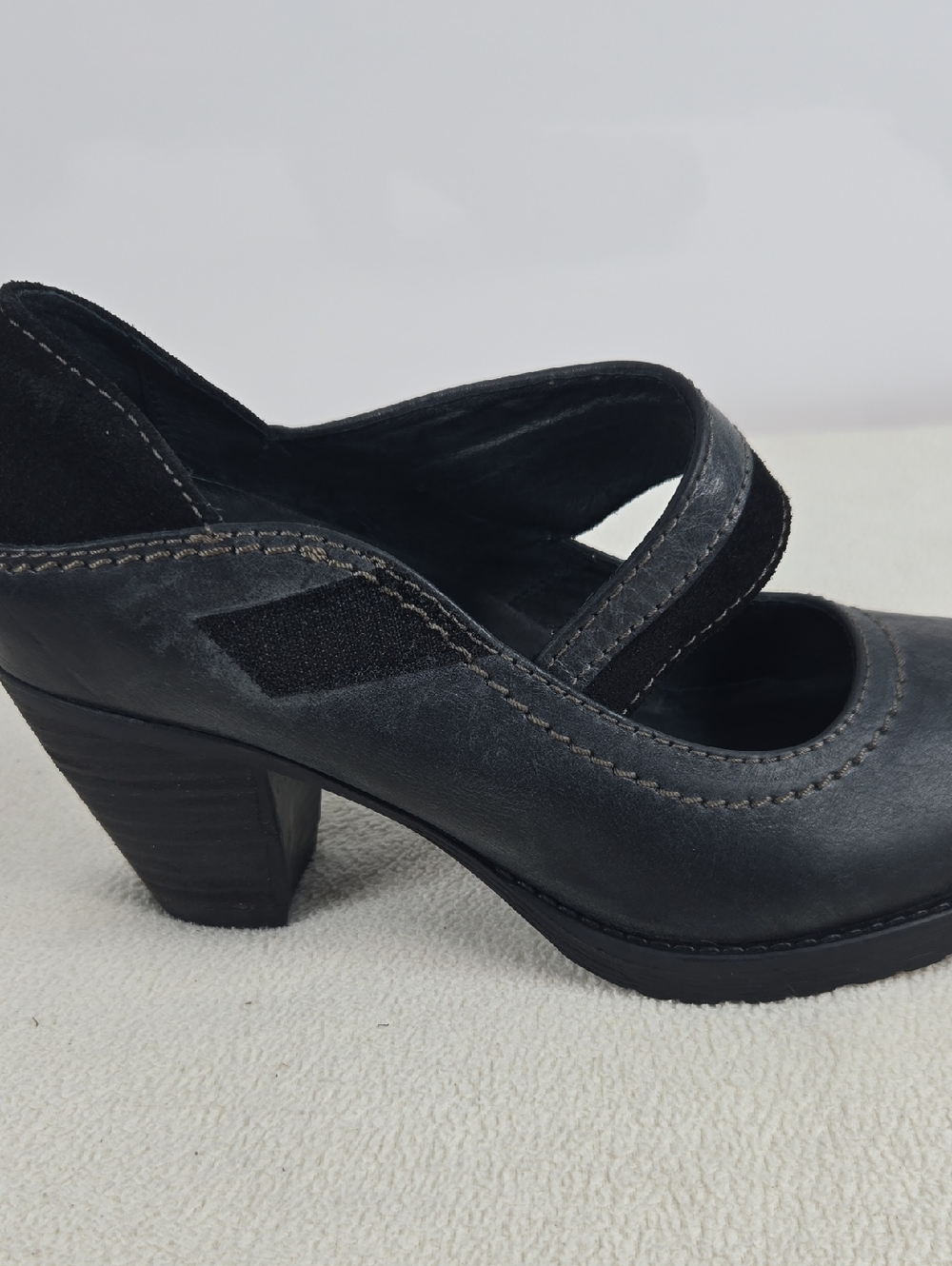 Dromedaris Black Mary Jane Heels with Strap - Picture 5 of 11